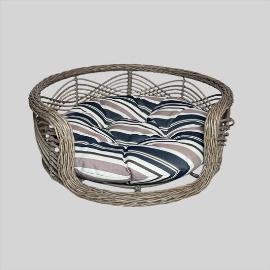 Natural Round Wicker Bed