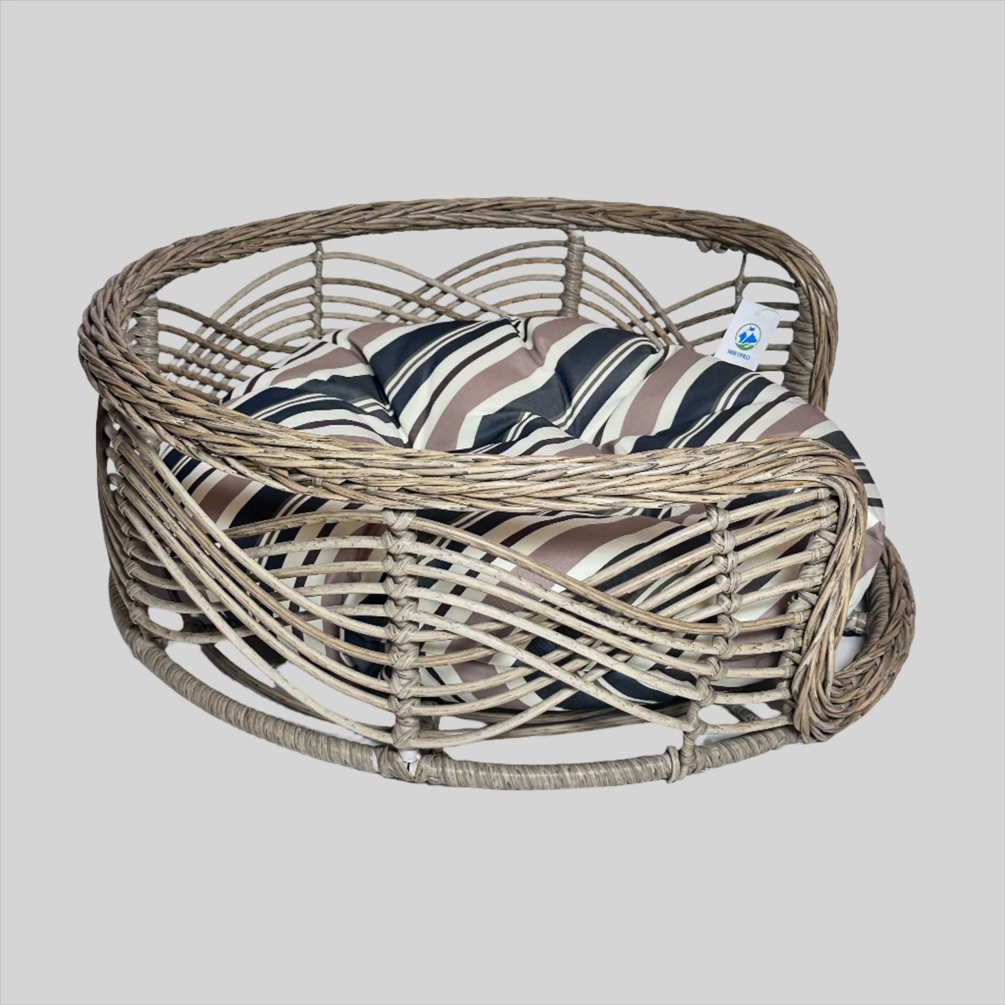 Natural Round Wicker Bed