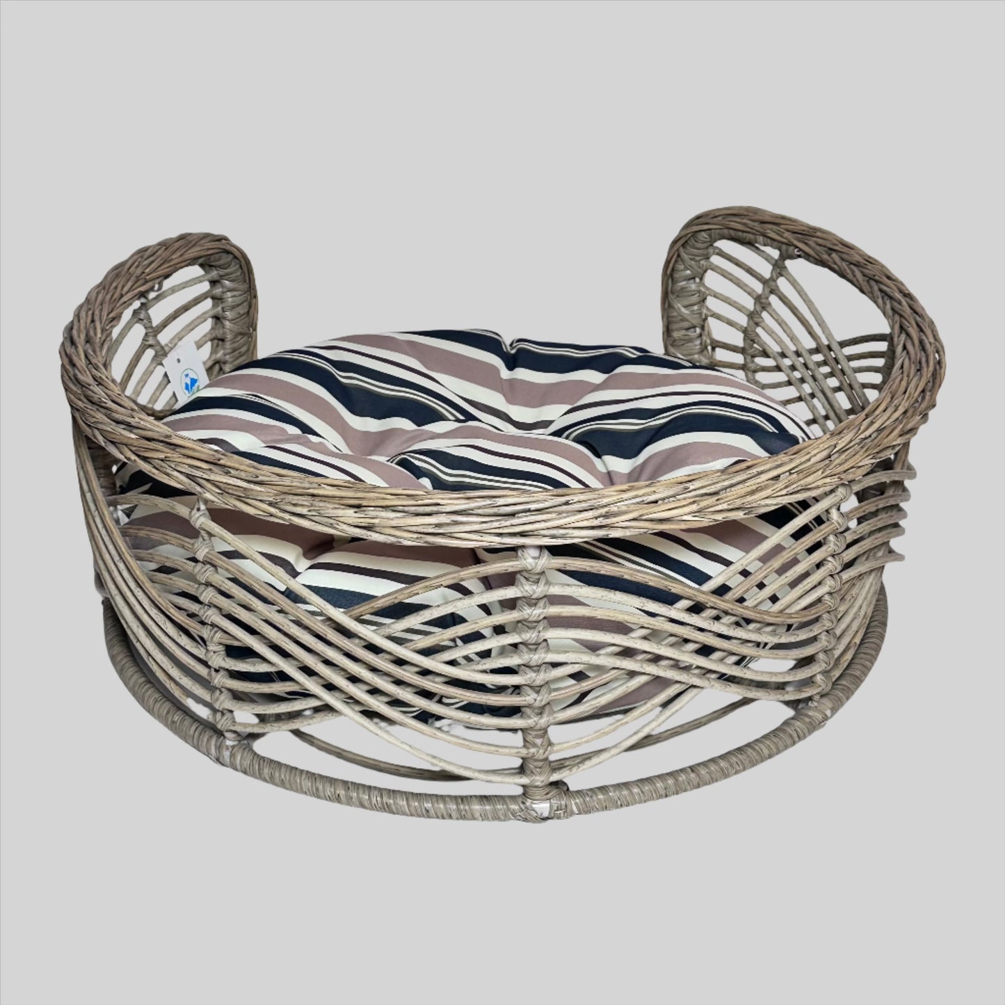 Natural Round Wicker Bed