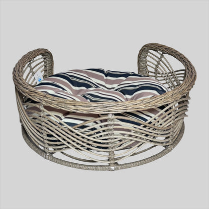 Natural Round Wicker Bed
